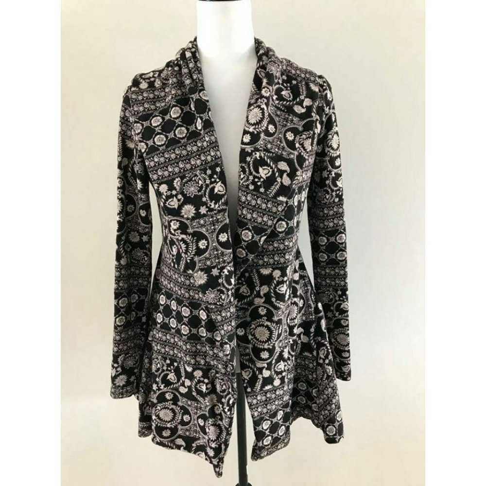 FREE PEOPLE Coat Jacket Grey Boho Print Cape Collared Size Small Fit and Flare